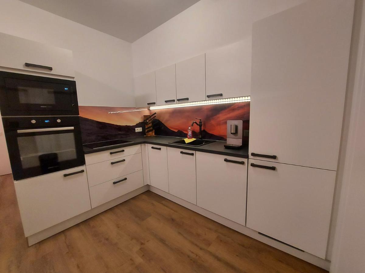 Auszeit Steiraland 8 Mit Ueberdachten Balkon Und Parkplatz Leoben  Eksteriør bilde