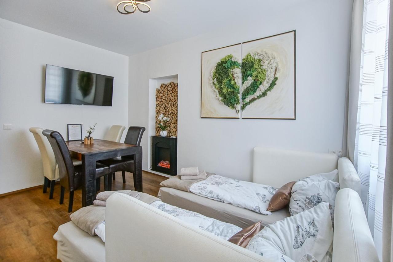 Auszeit Steiraland 8 Mit Ueberdachten Balkon Und Parkplatz Leoben  Eksteriør bilde